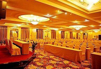 Nanchang Huayu New World Hotel Exterior foto
